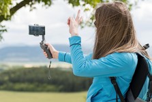 Sledujte Toulavu a její novou sérii videí s tipy na rodinné výlety i místa mimo vyšlapané cesty